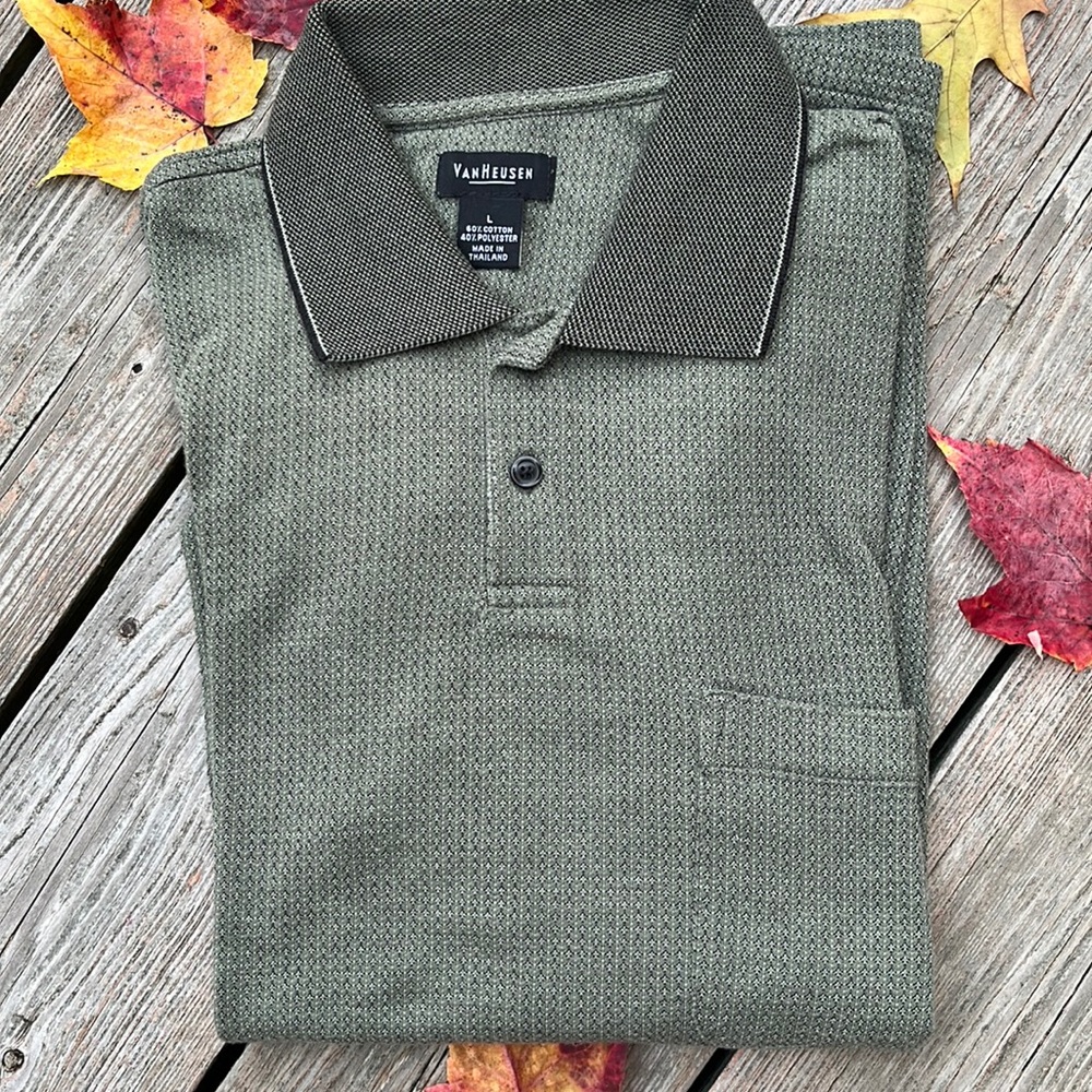 Van Heusen cotton/poly blend patterned polo L